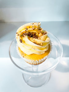 Mini Eggs Vanilla Cupcake with Brown Sugar